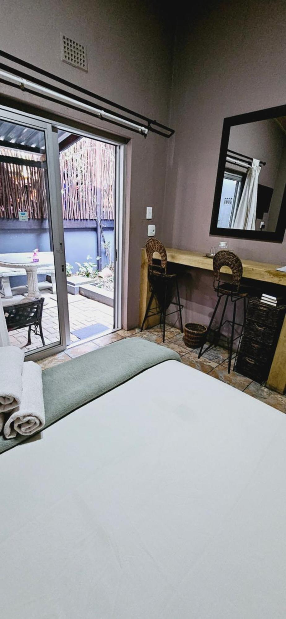 Old Vic Travellers Inn Nelspruit نيلسبروت المظهر الخارجي الصورة
