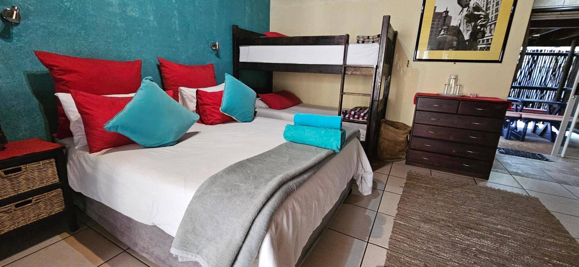 Old Vic Travellers Inn Nelspruit نيلسبروت المظهر الخارجي الصورة