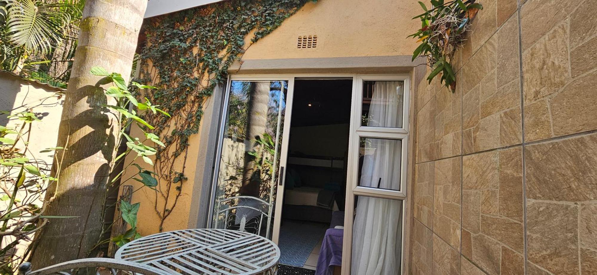 Old Vic Travellers Inn Nelspruit نيلسبروت المظهر الخارجي الصورة