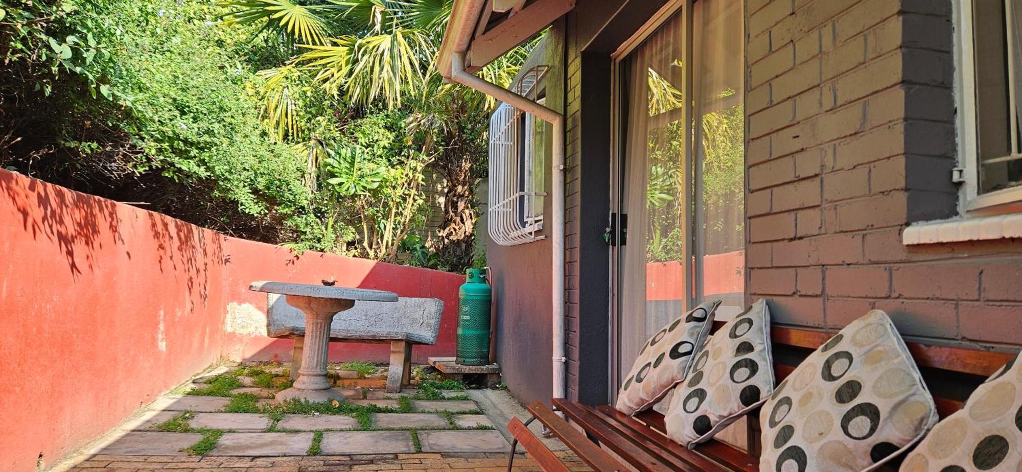 Old Vic Travellers Inn Nelspruit نيلسبروت المظهر الخارجي الصورة