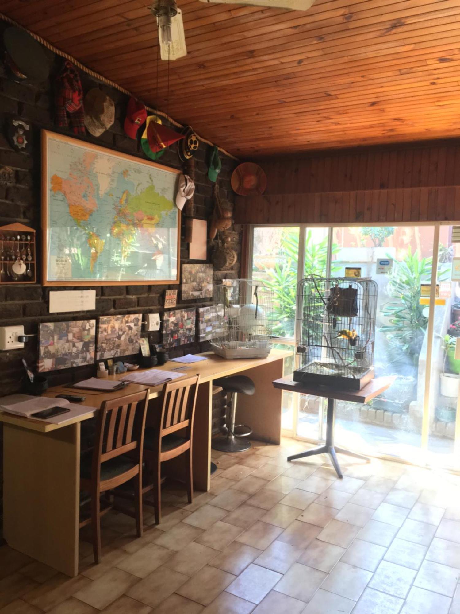 Old Vic Travellers Inn Nelspruit نيلسبروت المظهر الخارجي الصورة